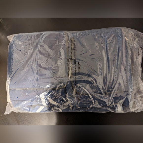 NWT Torelli Outdoor Adventure Insulated Excursion/Picnic Bag w/ Bottle Opener - Picture 2 of 4